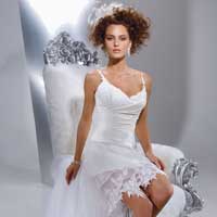 Весільні сукні 2012: три тренда 