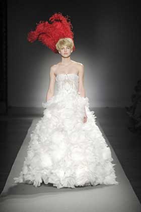 Дизайнерські весільні сукні 2012