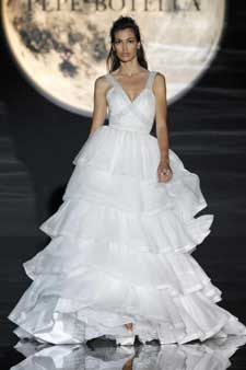 Найкращі весільні сукні 2012 фото