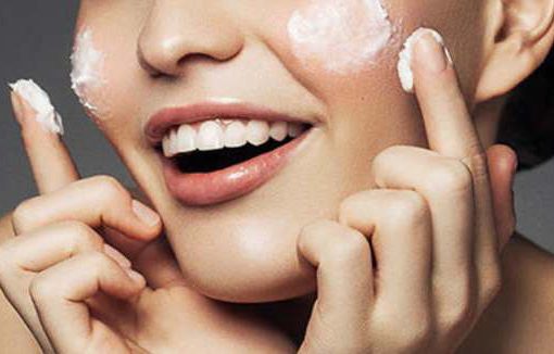 Догляд за шкірою обличчя влітку: декілька порад від косметологів