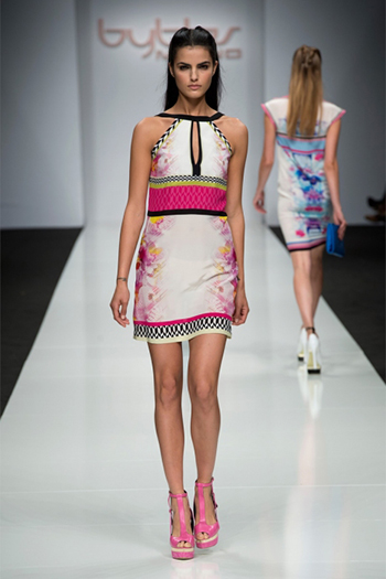 Романтичні сукні в колекції Byblos весна-літо 2013