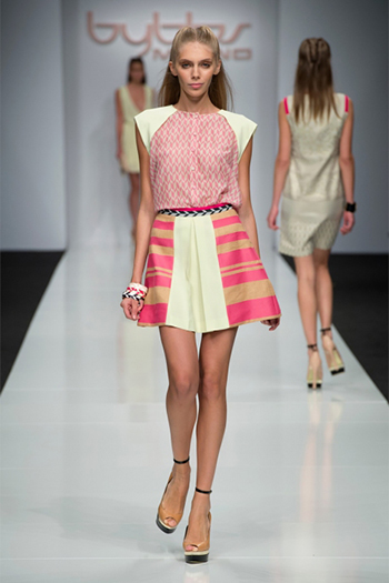 Романтичні сукні в колекції Byblos весна-літо 2013