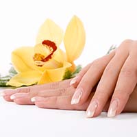 8 порад догляду за нігтями після нарощування акрилом