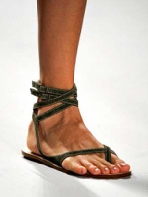 Модні жіночі сандалі 2014